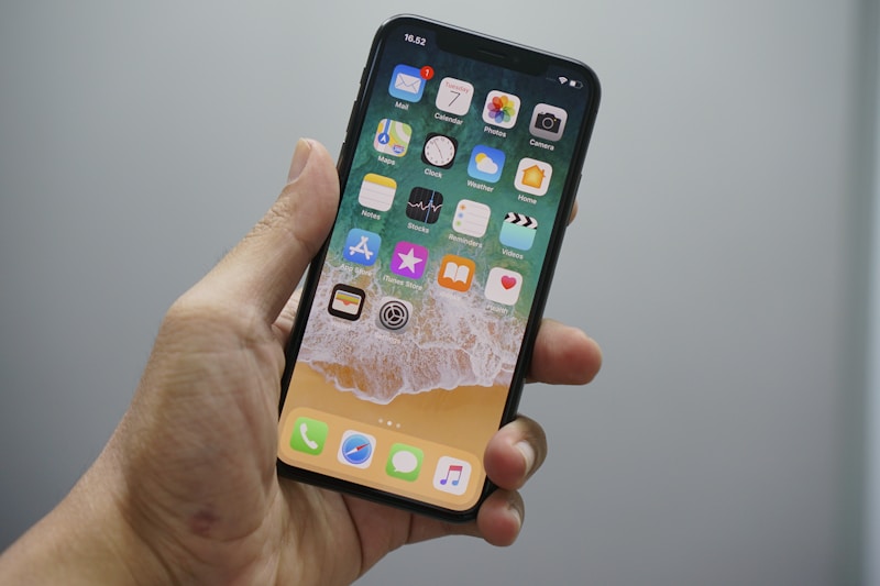 Apple iPhone 13 128GB Pristine